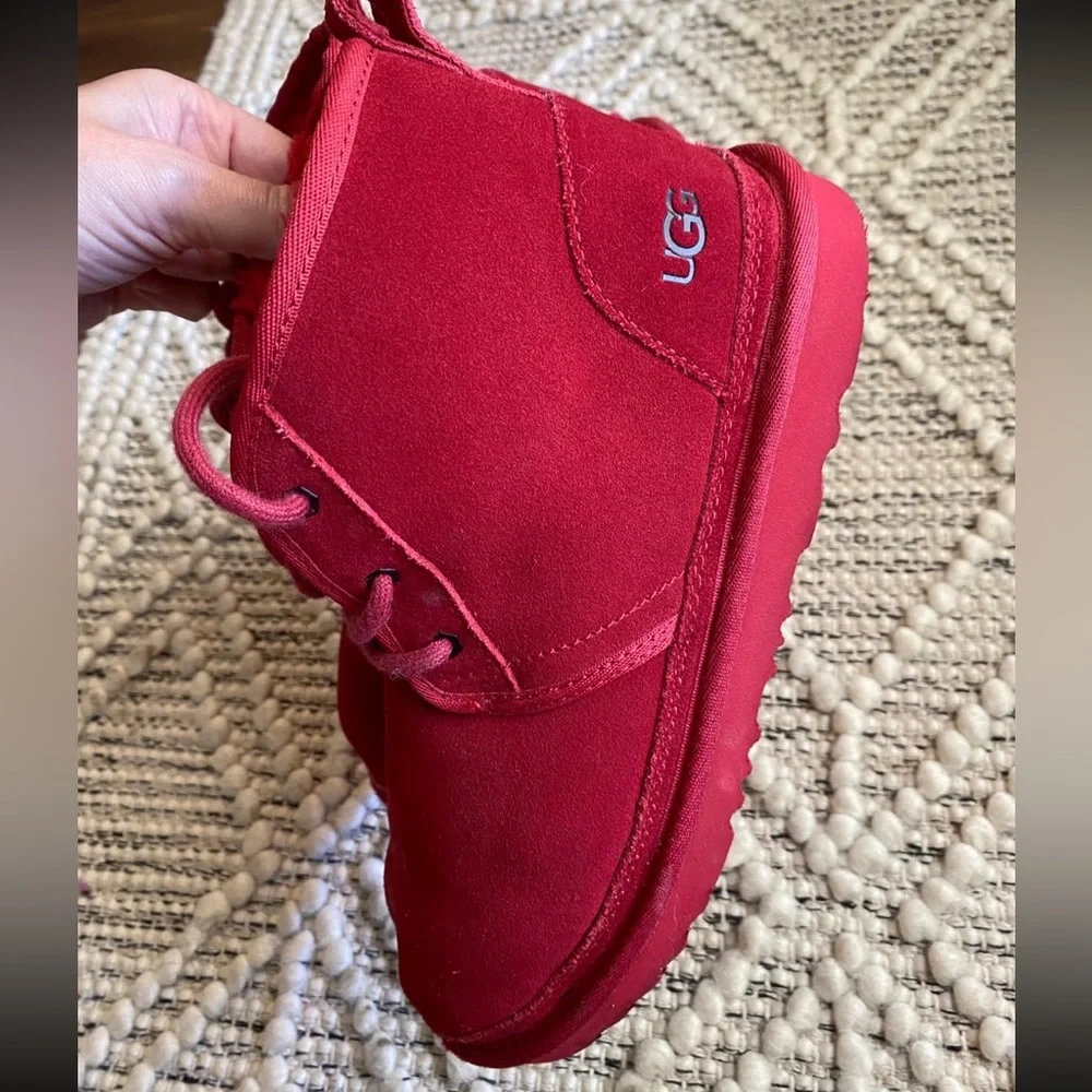 UGG Men's‎ size US 5 Neumel Suede Chukka Boots Samba Red 3236
